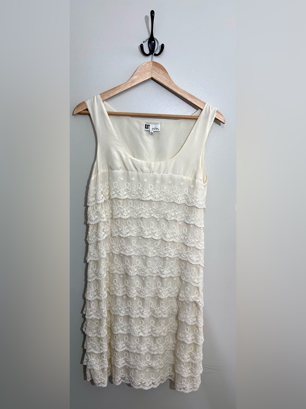 Kut From the Cloth Cream Lace Tiered Silk Sleeveless Dress Size L